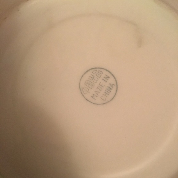 CREAM and gold cup and saucer - Picture 6 of 7